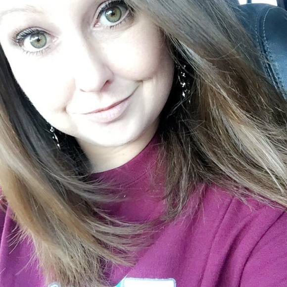 Meet your Posher, Elana - Picture 1 of 1